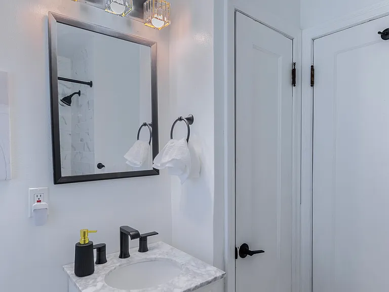 3216 Jasper Park — Photo 3