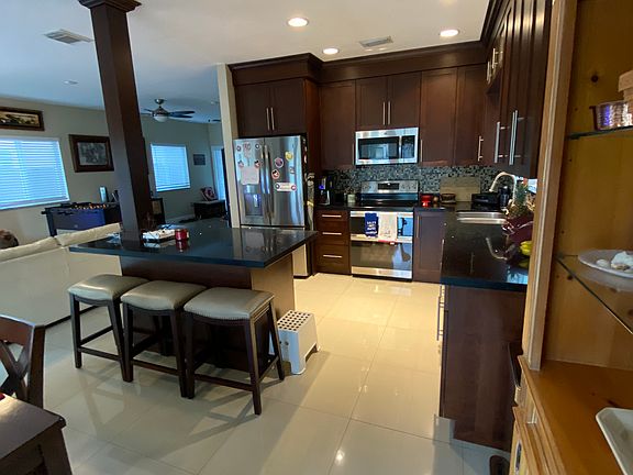 3rd image of 1022 NE 41st Ave