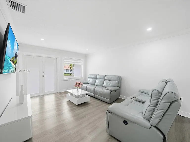 881 NW 133rd Ave — Photo 12