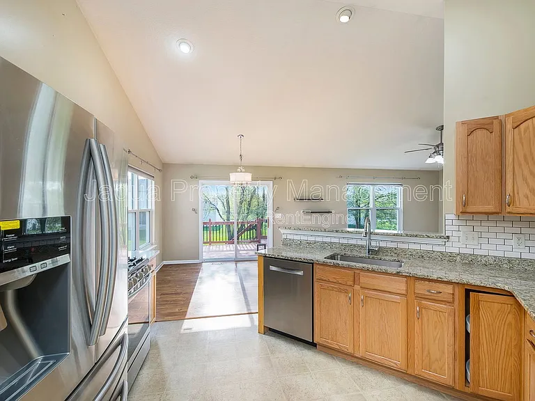 7325 Salerno Cir — Photo 3