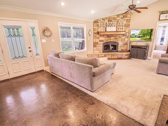 3rd image of 2102 County Road 3366