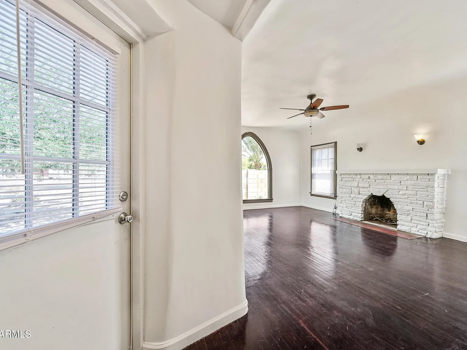 3949 E Earll Dr — Photo 3