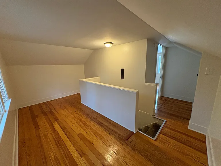 2209 Hawthorne Ave — Photo 24
