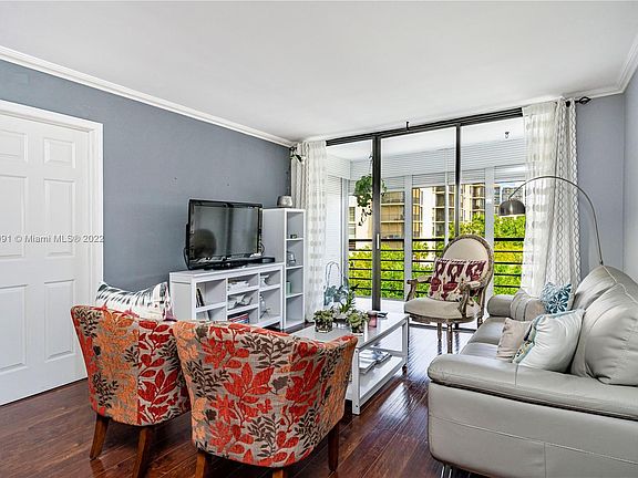 5th image of 20500 W Country Club Dr APT 619
