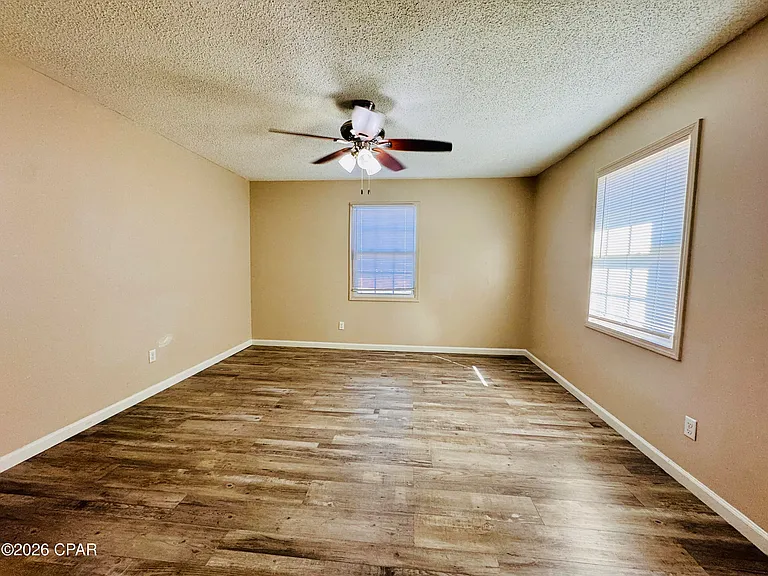 163 Lauren Ln — Photo 9