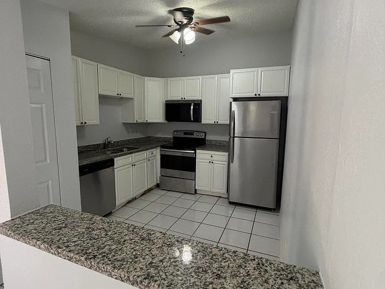 1440 Malibu Cir NE #101 — Photo 6