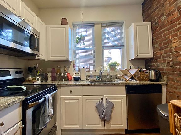 landlord_unit_photo_49322405_1