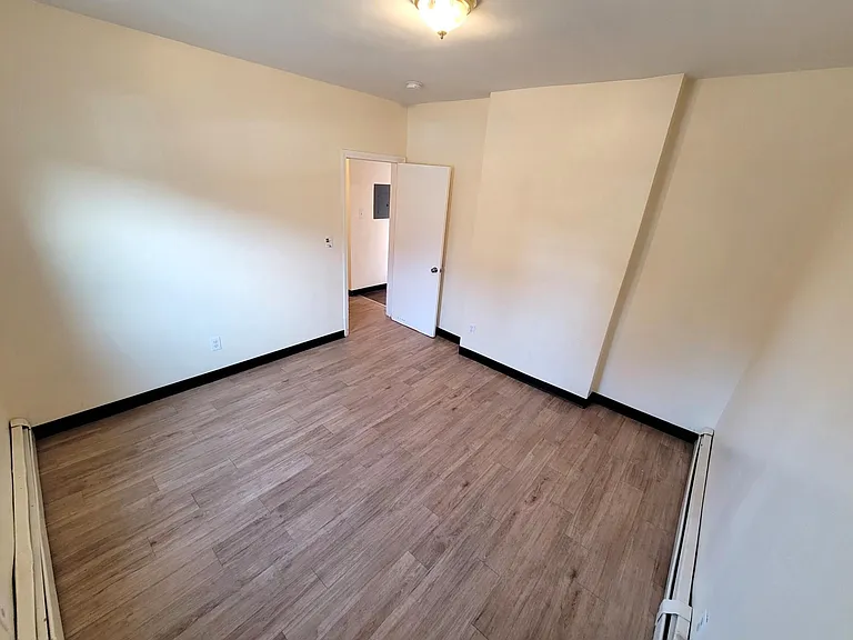 576 Zion St — Photo 5