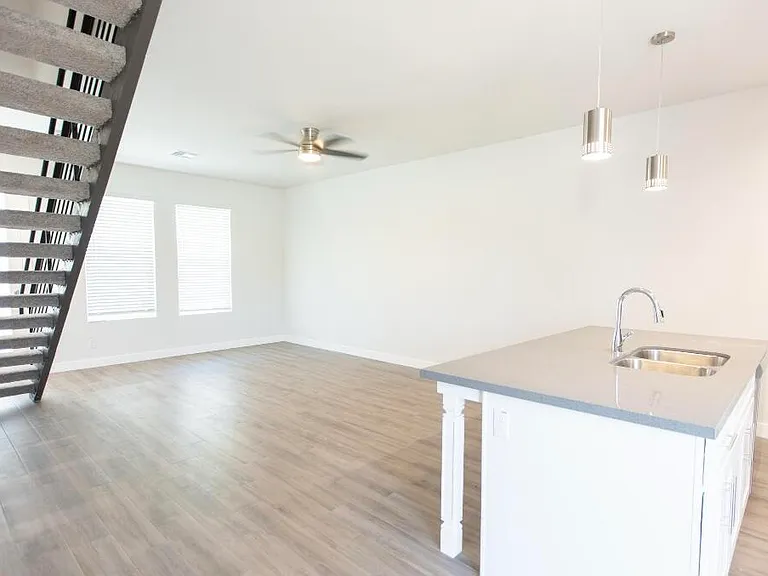 1850 N 51st St #2 — Photo 5