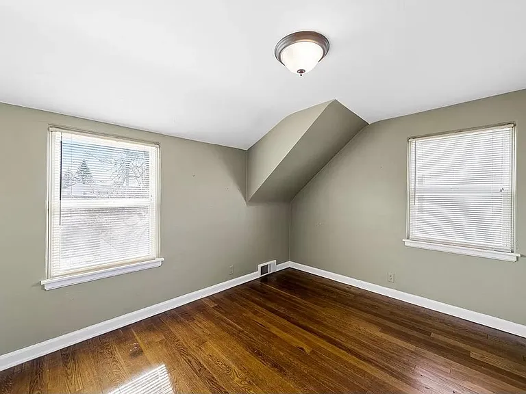 1446 Longfellow Ave — Photo 10
