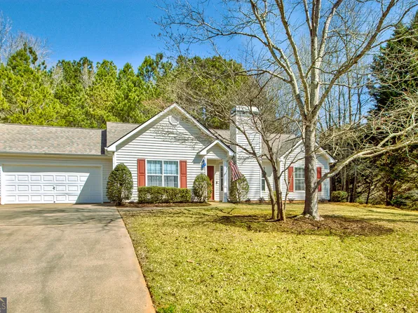 30 Macedonia Woods Dr, Newnan, GA 30263