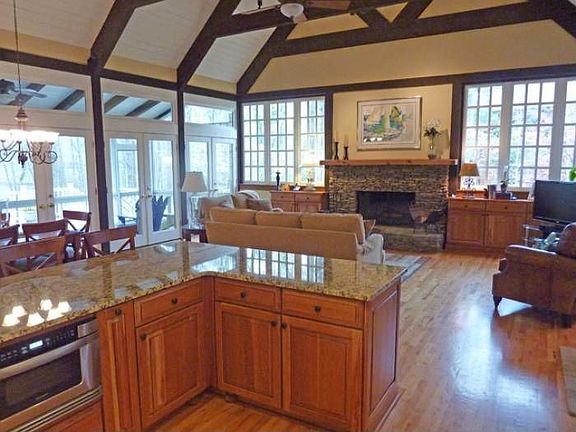 Vaulted clg, stone fp