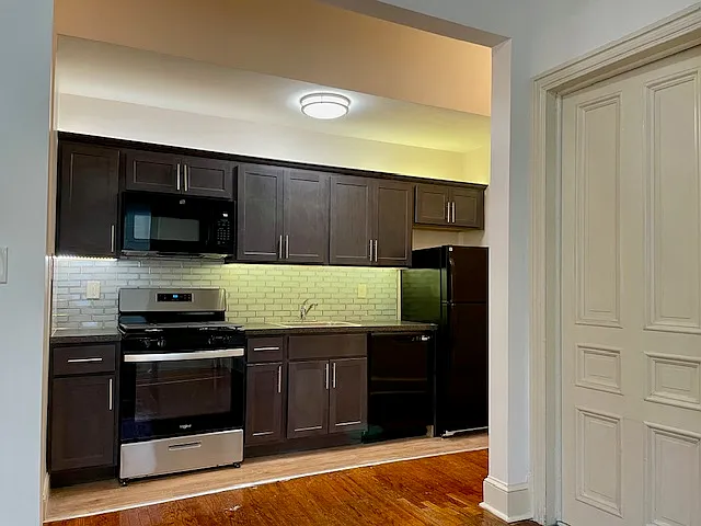 110 N 34th St #1R — Photo 2