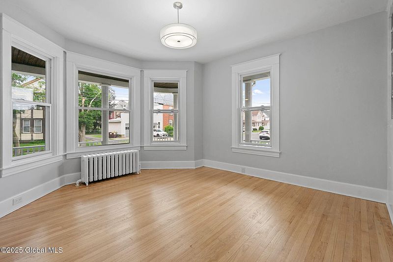 5th image of 130 N 4th Avenue