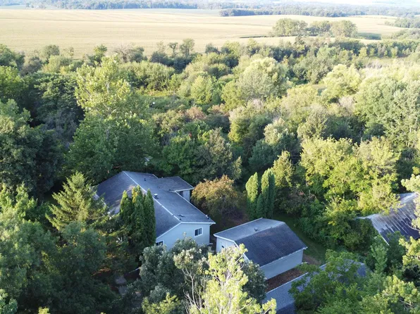8384 N Broadway Rd, Apple River, IL 61001