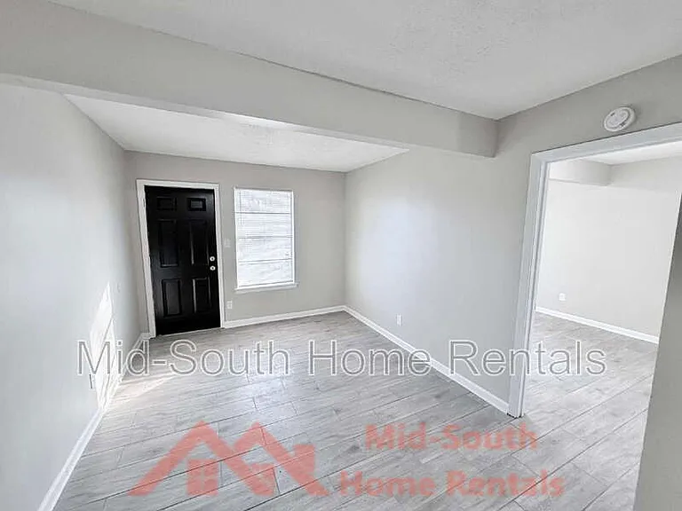 139 N Claybrook St #6 — Photo 4