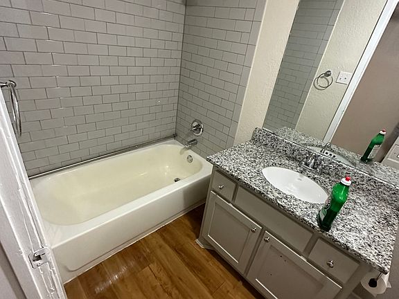 5th image of 2701 Livingston Ave