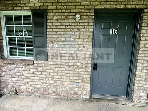 2nd image of 31 Hurley St #16