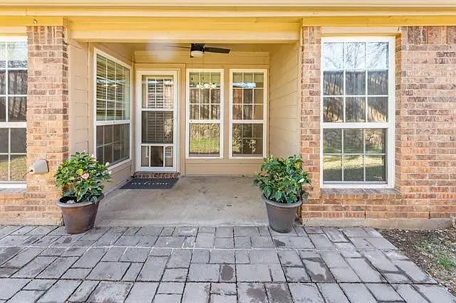 901 Witherby Ln — Photo 14