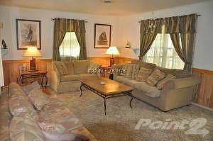 Spacious living room