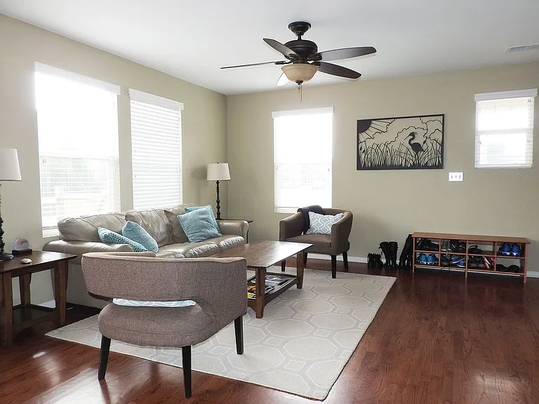 3595 Akron St — Photo 2