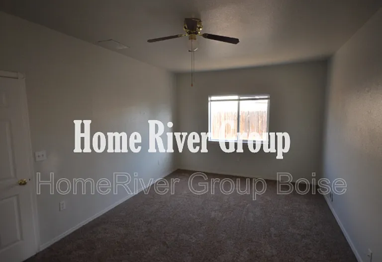 1899 E Chimere Dr — Photo 7