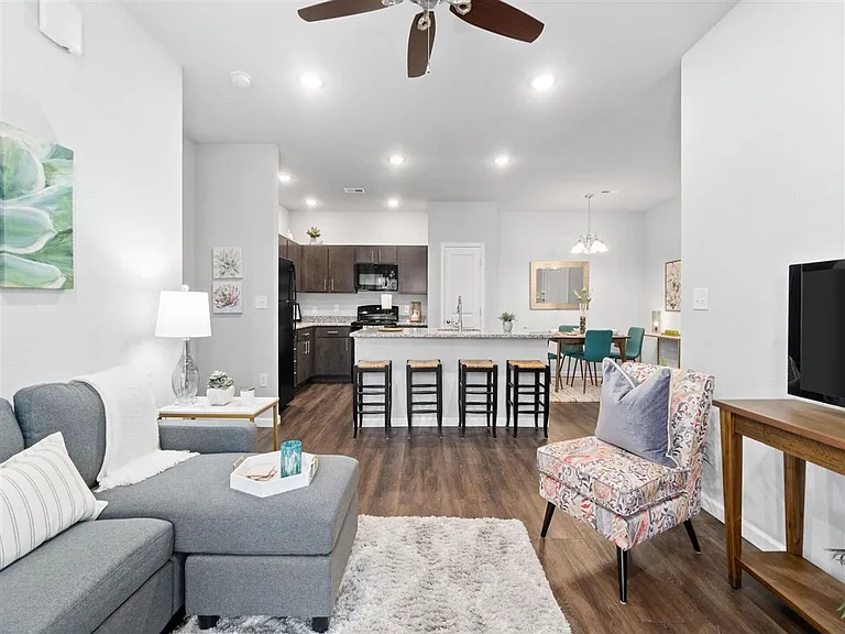 Highview Pointe — Photo 8