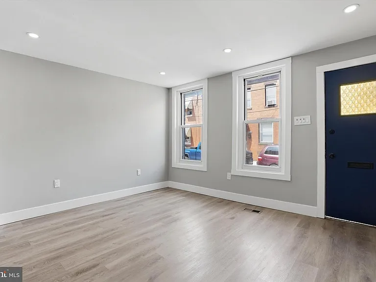 3185 Agate St — Photo 6