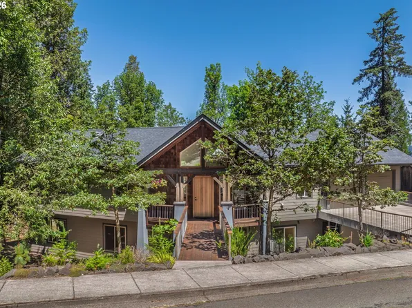 31 Marlboro Ln, Eugene, OR 97405