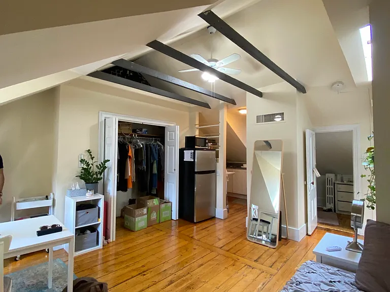 32 Irving St #4 — Photo 5