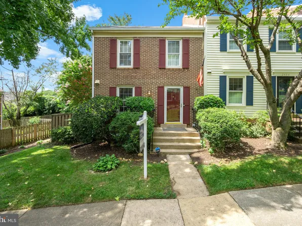 2438 Windbreak Dr, Alexandria, VA 22306