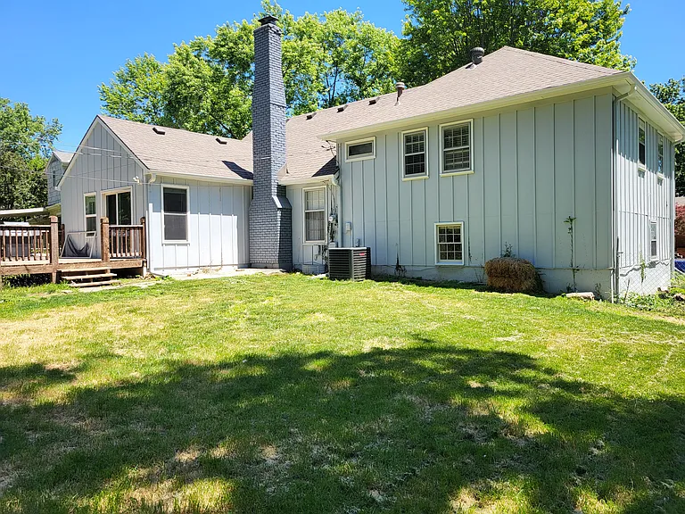 9428 Carter Overland Park — Photo 2