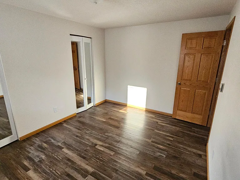 1260 Oakview Dr #1 — Photo 14