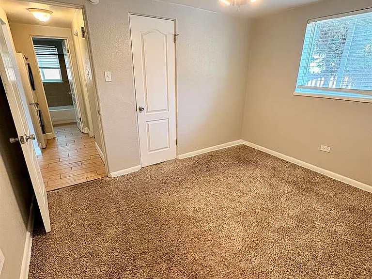 Emporia Street Apartments — Photo 14