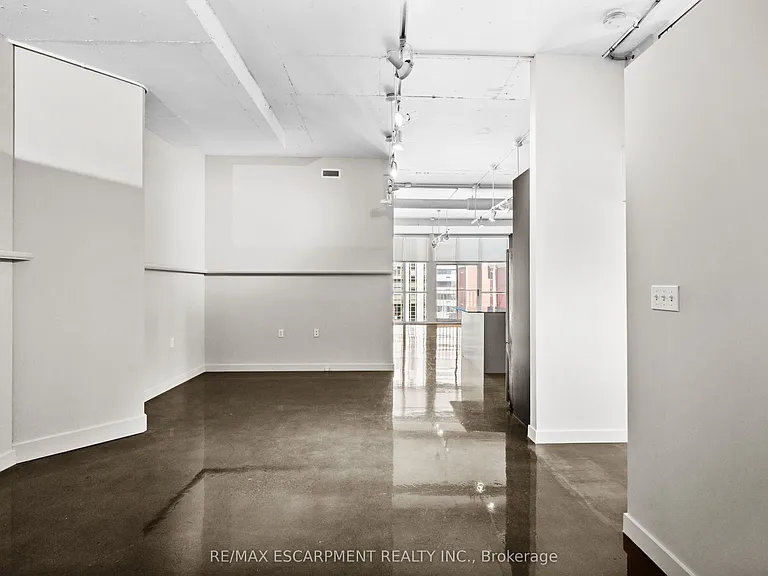 66 Bay St S #614 — Photo 7