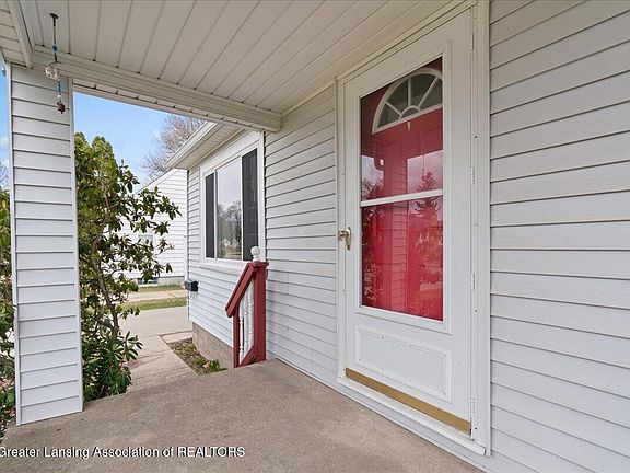 3rd image of 3423 Upton Rd