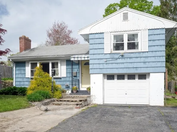 3 Clinton St, Taunton, MA 02780
