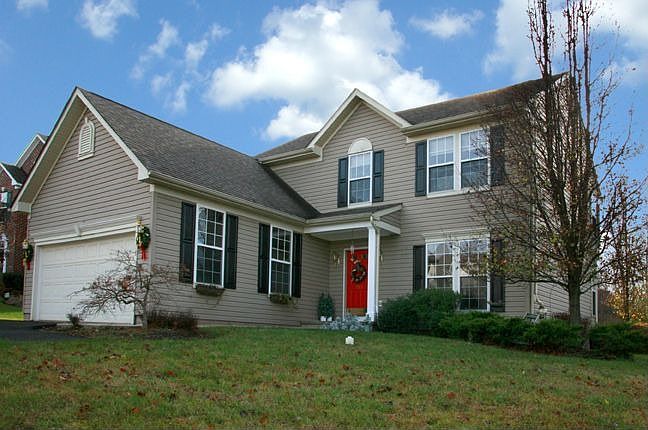 1st image of 118 Bridgewater Dr