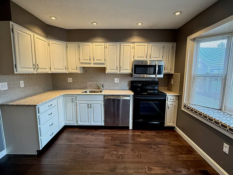 372 Monaco Ln #372 — Photo 3