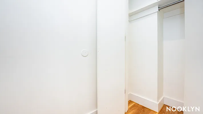 Rented by Nooklyn NYC LLC | media 18