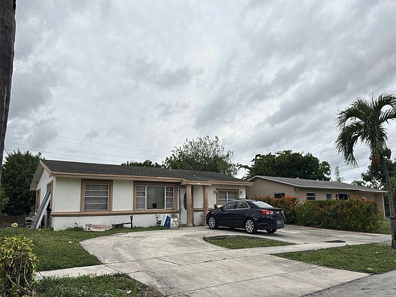 3rd image of 1421 SW 5th Ter