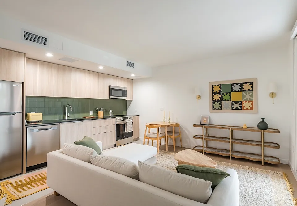 975 Nostrand Ave #832