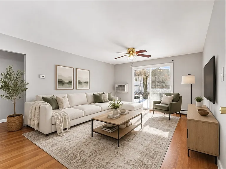 82 Boylston Ln #21 — Photo 1