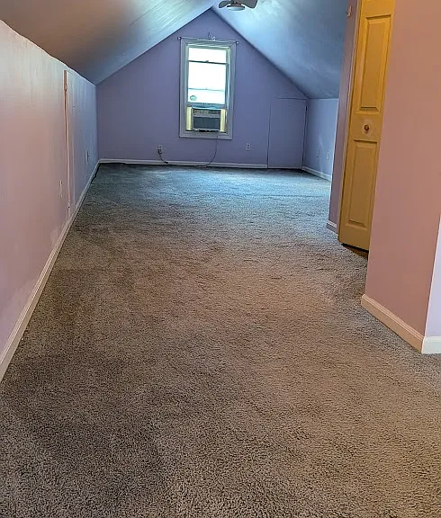 4859 Burt St — Photo 10