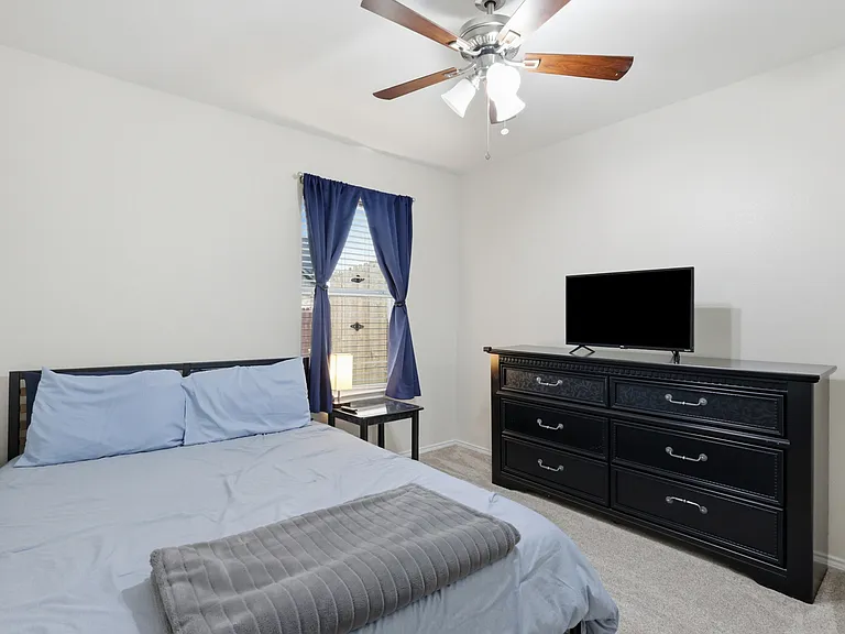 1002 Zachary Dr — Photo 12
