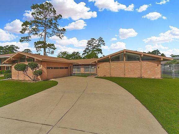 3rd image of 3030 Bayou Dr
