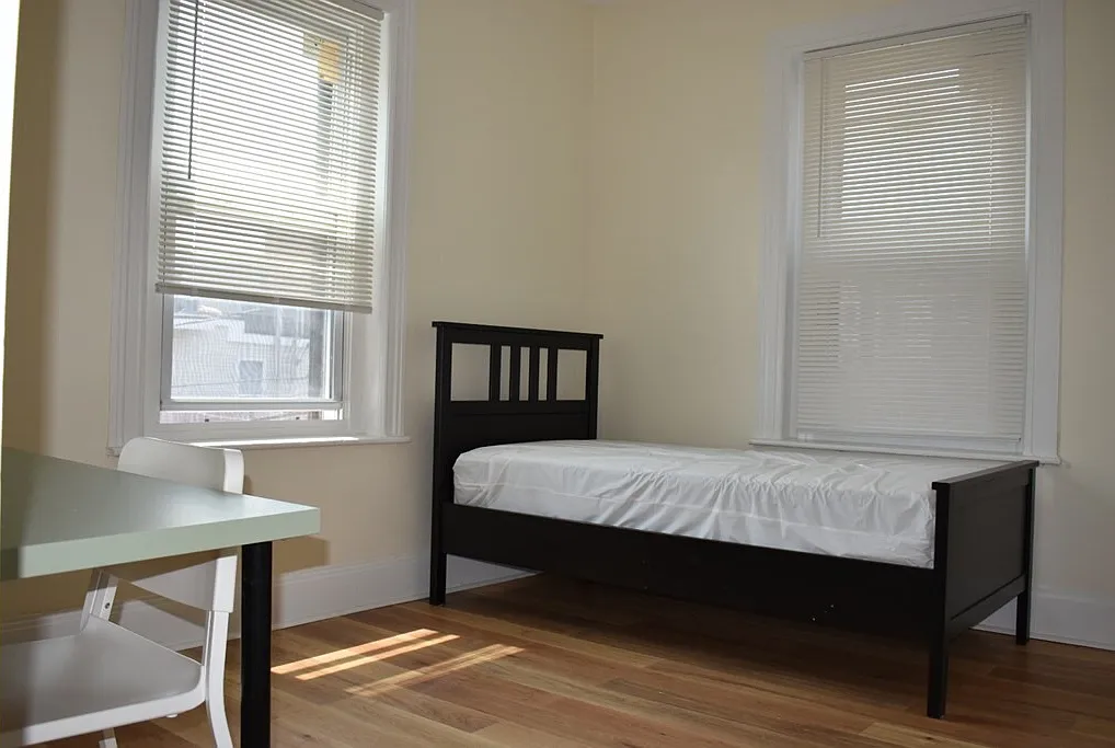 16 Glenville Avenue - 2 (Ro... — Photo 4