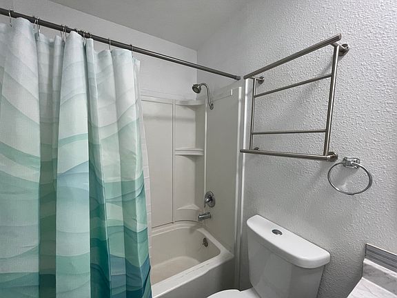 4th image of 1383 Hobart Dr