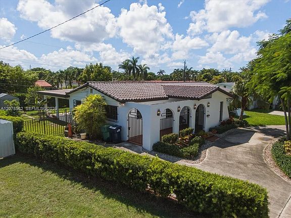 3rd image of 3625 SW 122nd Pl