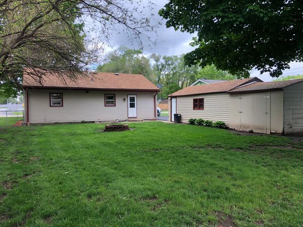1123 Evans Ave, Loves Park, IL 61115